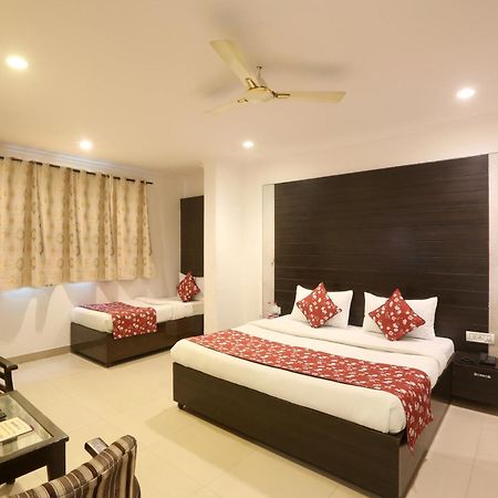 Airport Hotel Chanakya Delhi New Delhi Exterior photo