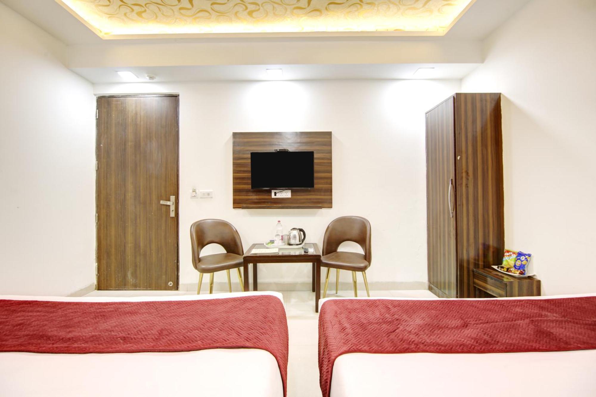 Airport Hotel Chanakya Delhi New Delhi Exterior photo