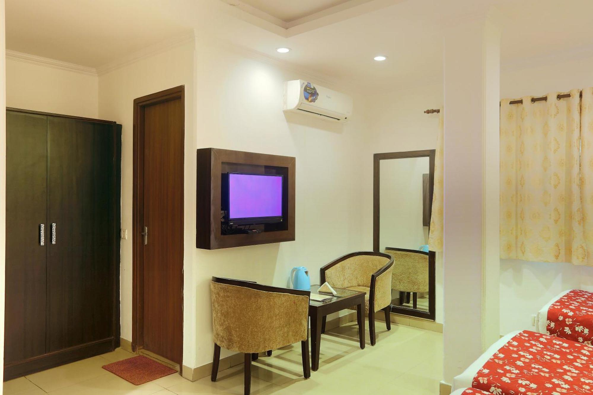 Airport Hotel Chanakya Delhi New Delhi Exterior photo