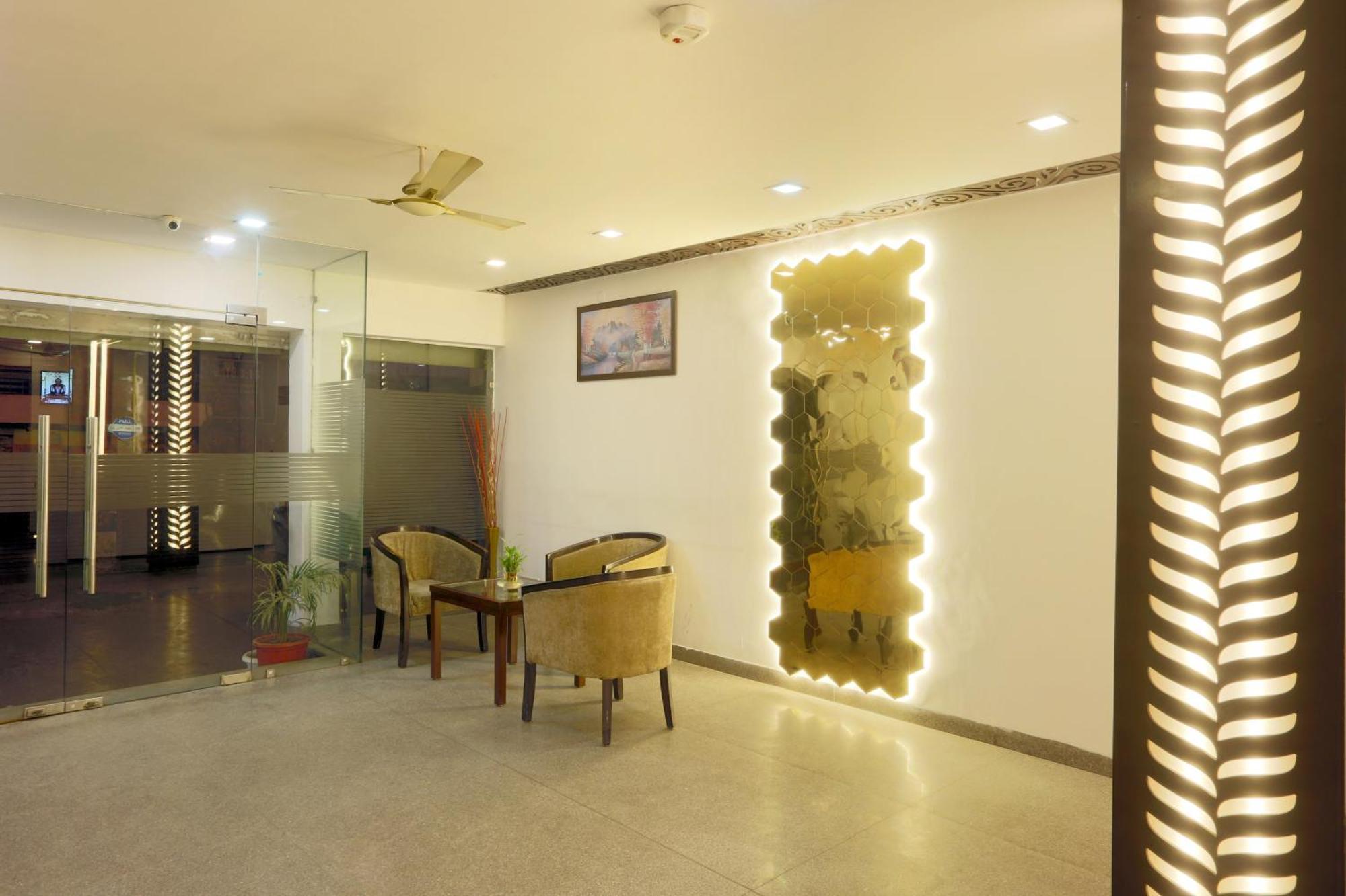 Airport Hotel Chanakya Delhi New Delhi Exterior photo