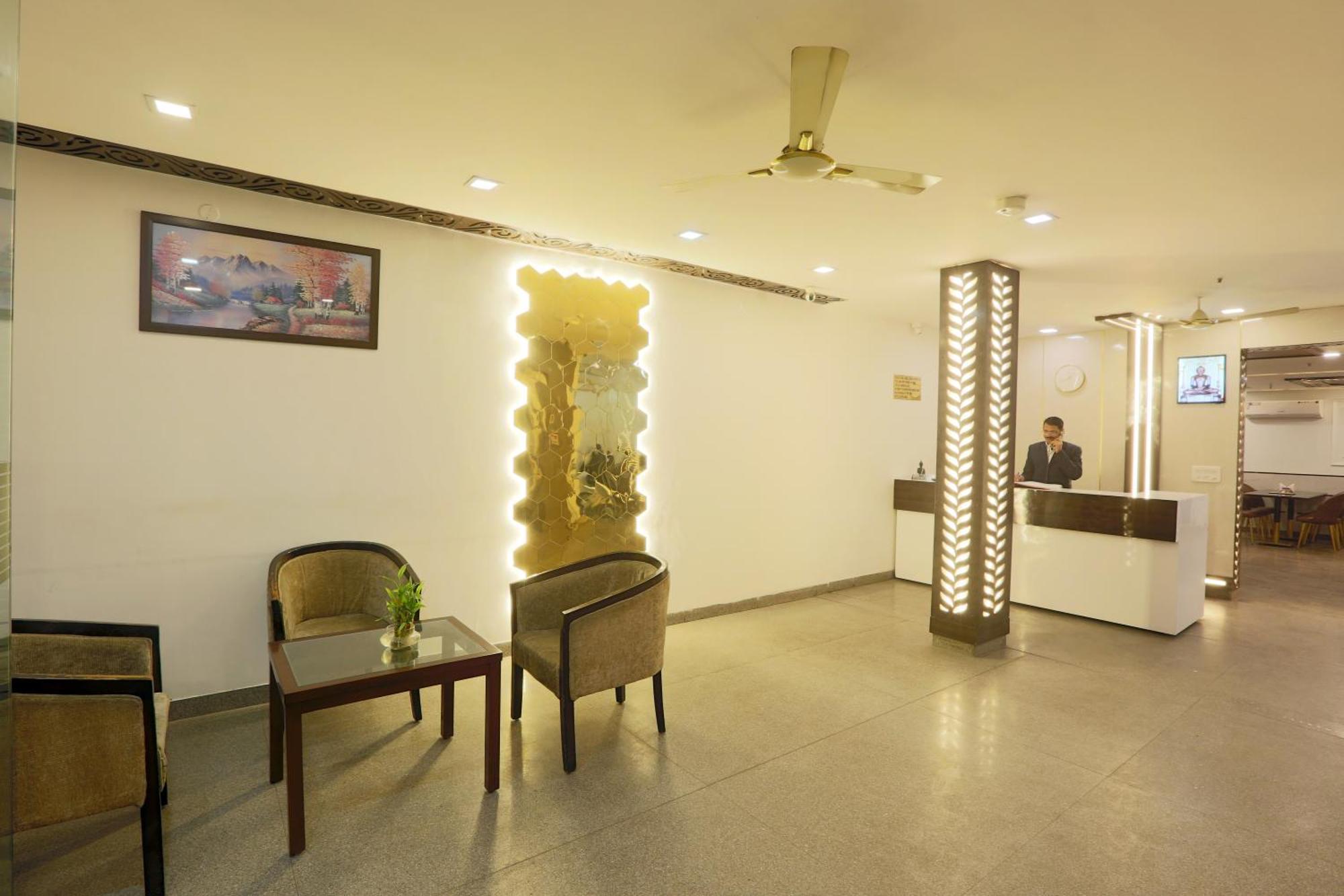 Airport Hotel Chanakya Delhi New Delhi Exterior photo